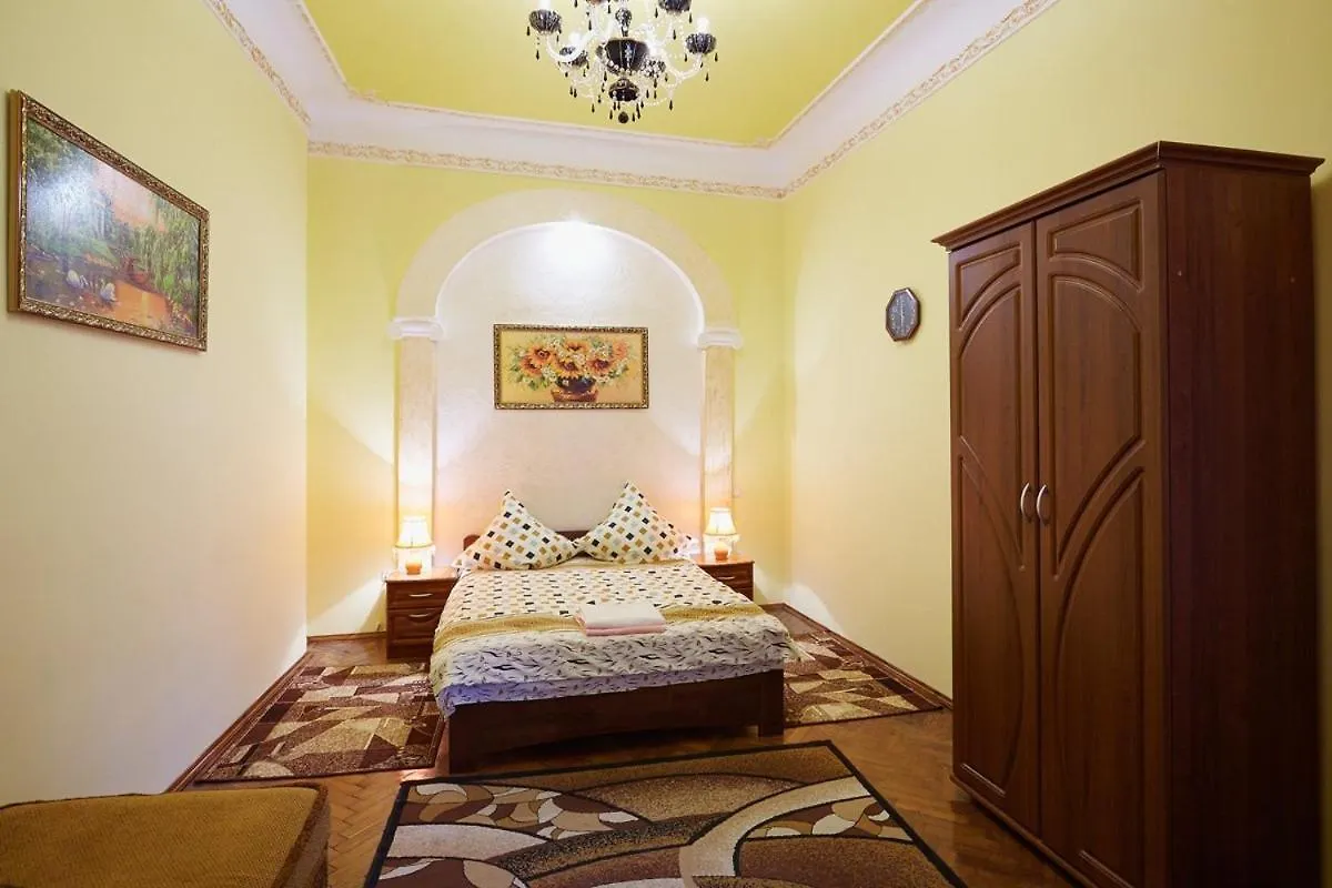 1 Bedroom Apartment On B. Khmelnytskogho - Centre Lviv