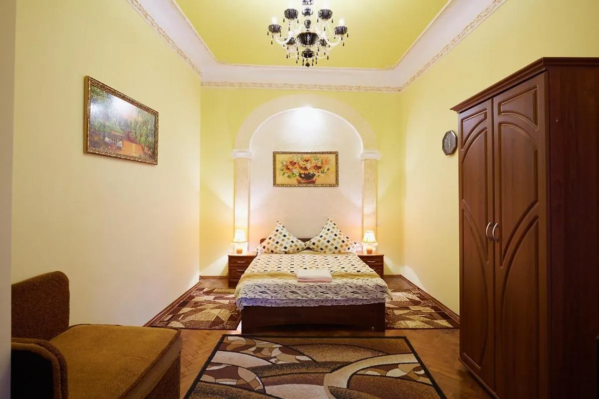 1 Bedroom Apartment On B. Khmelnytskogho - Centre Lviv